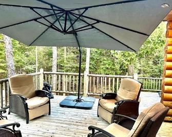 Dorcas 'Golf' Getaway - Tobermory - Balcony