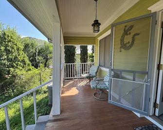 Bungalow in Old Bisbee - Bisbee - Balcony