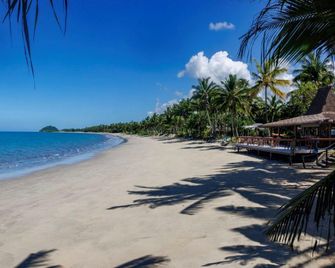 Uprising Beach Resort - Pacific Harbor - Strand