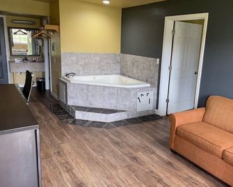 Woodridge Inn and Suites - Miami