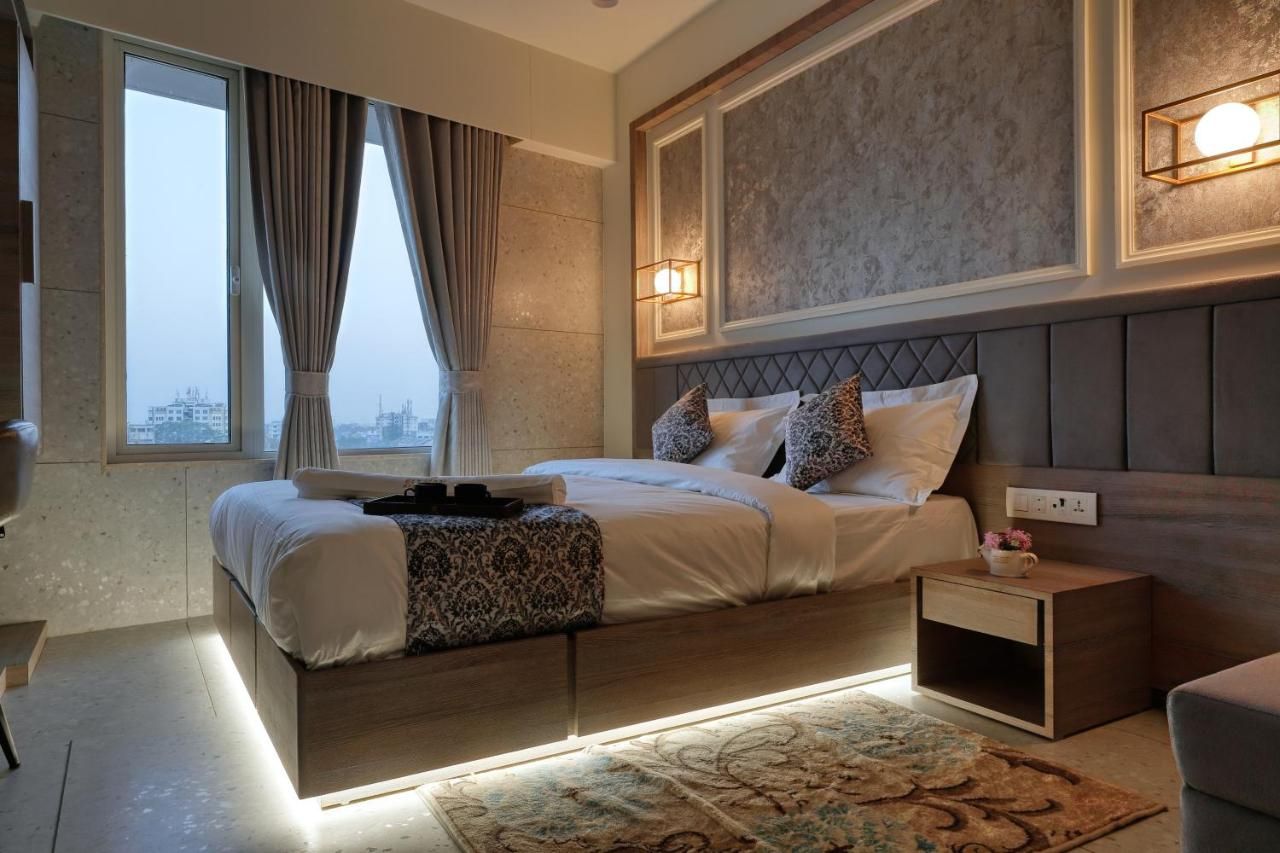 Hotel Elysian Residency thumbnail 2