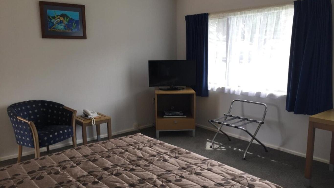 Cypress Court Motel