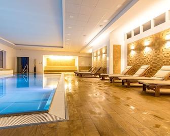 Rezidence Moser Apartments - Karlsbad - Pool