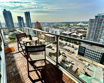 ColoursNest - Downtown apt spectacular view and location - Calgary - Balkon