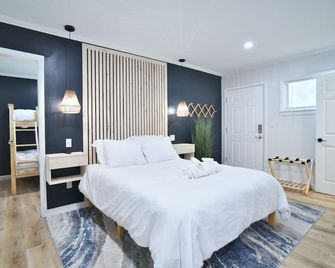 Showboat Hotel - Himrod