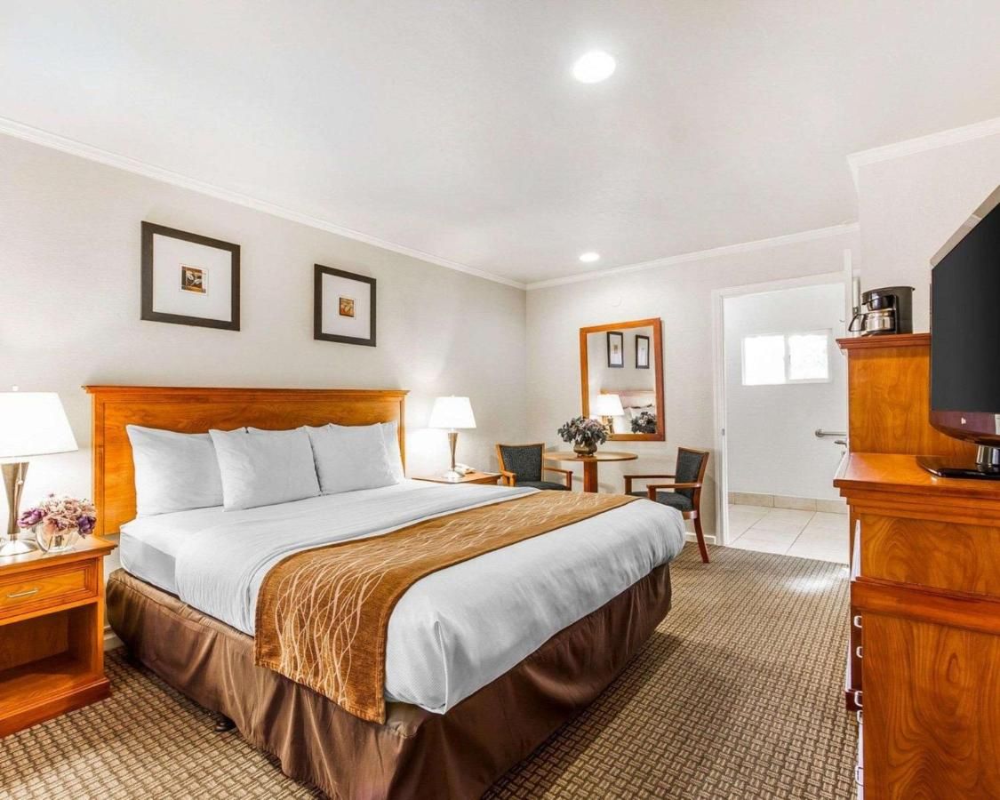 The Inn at 1252 Monterey
