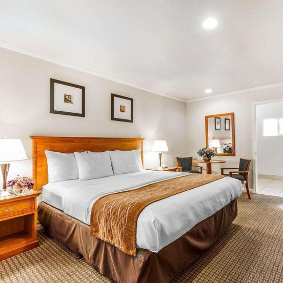 The Inn at 1252 Monterey image 1