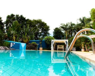 Villa Verde Hotel - Avare - Басейн