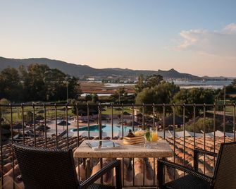 Felix Hotels - Hotel Airone - Arzachena - Balcon