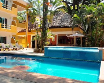 Hotel Chablis Palenque - פלנקה - בריכה