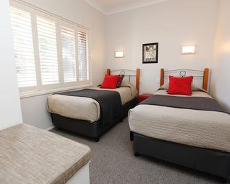 Country Apartments - Dubbo - Bedroom