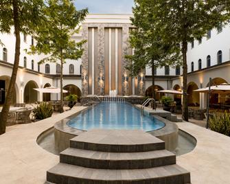 راديسون هوتل، لاجوس إكيجا - لاغوس - حوض السباحة