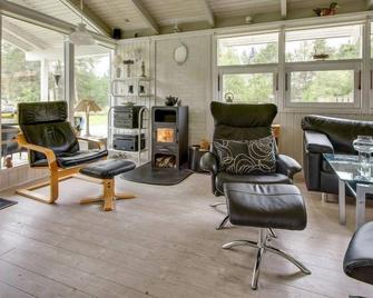 Holiday Home Alvine - 475m from the sea in NE Jutland by Interhome - Jerup - Soggiorno