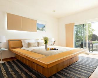 Beachcomber by AvantStay | 1 Block from Beach - Modern Estate w/ Ocean Views - Encinitas - Schlafzimmer