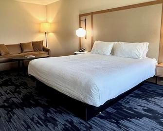 Fairfield Inn & Suites by Marriott Detroit Farmington Hills - Farmington Hills - Bedroom
