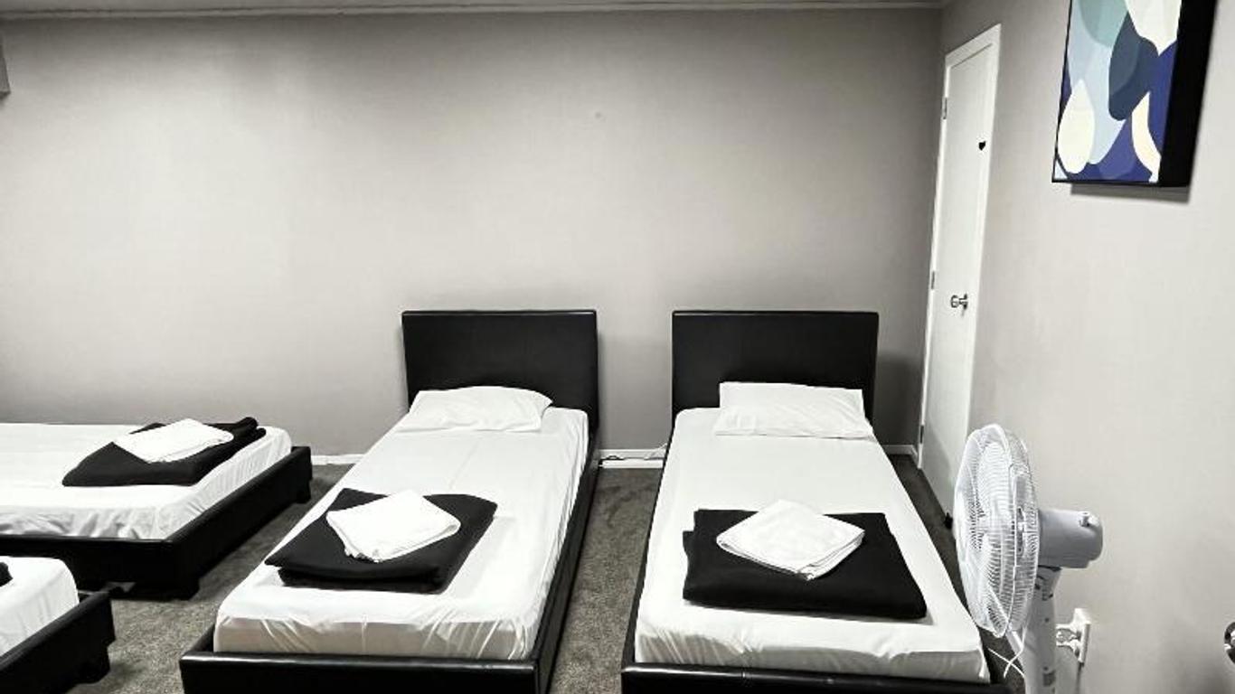 Hit Hostel