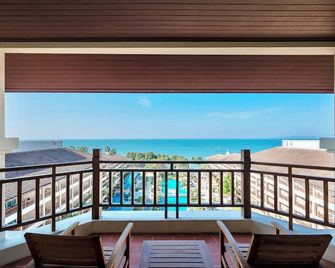 The Heritage Pattaya Beachfront Resort - Pattaya - Balcone