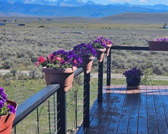 Rock Ridge Retreat - Mountain views surround you. Wildlife is abundant & Privacy - Pinedale - Balcony