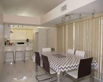 Swiss 28 - Lake Stephanie - Groveland - Dining room