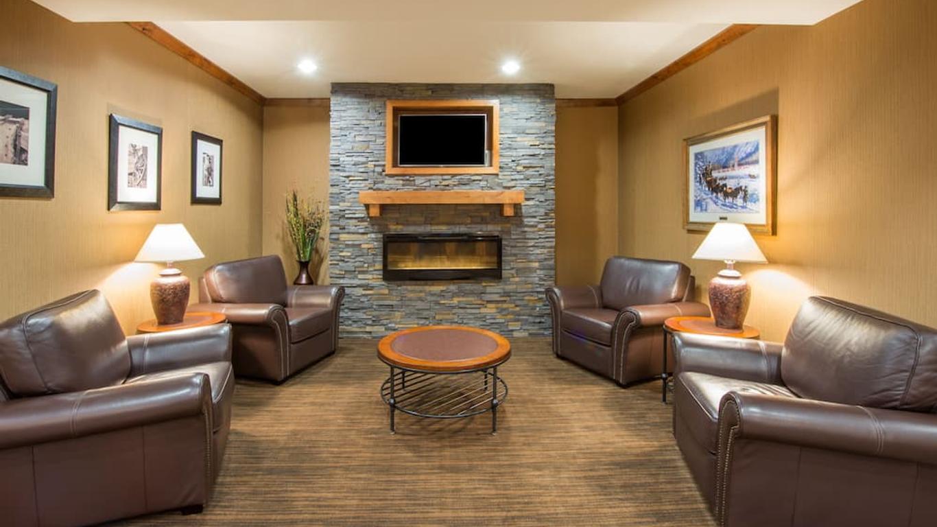 Holiday Inn Express & Suites Douglas By IHG