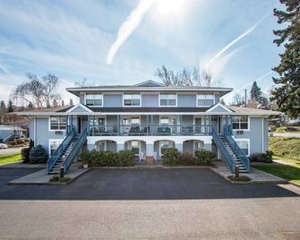 08 Lodge - Hood River - Building