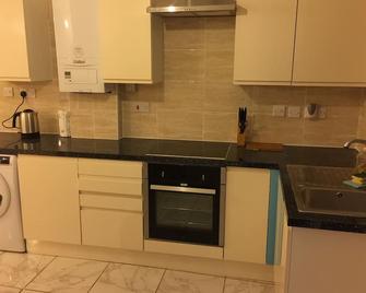 Bourne Court - Ruislip - Kitchen