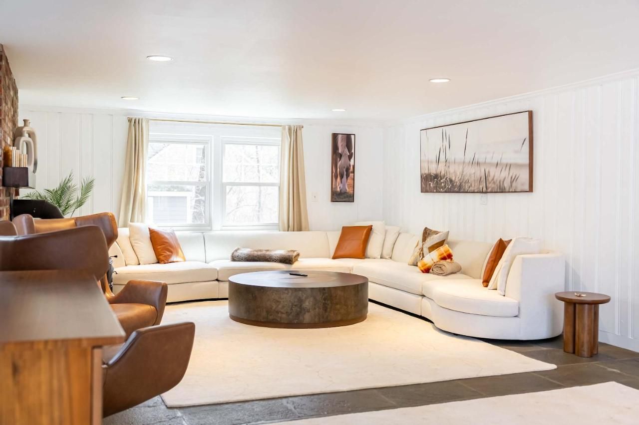 Private and Peaceful 4BD Home