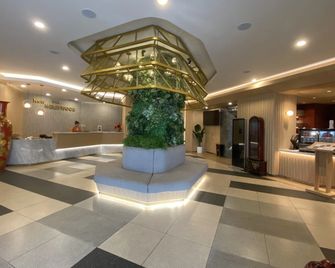New Hollywood Hotel - Pekanbaru - Reception