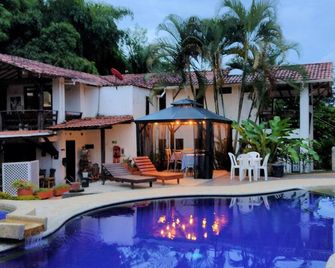 Hotel Villa Juana - Fonda Central - Pool