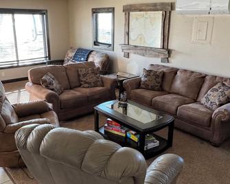 Anglers Paradise on the Rainy River - Baudette - Living room