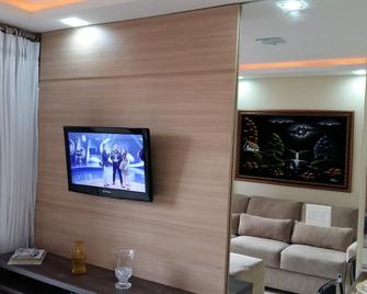 Good Apt 2 Bedrooms, 2 Garages, 2 Tvs, Elevator, Front Flamboyant Park - Goiânia - Room amenity