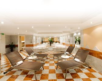 دورميرو هوتل هالي - هولي (ساكسوني-انهالت) - بار