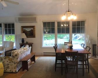 Charming Maine cottage with Bay view - Blue Hill - Comedor