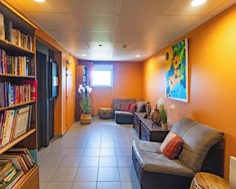 Hotel Restaurant Le Gardon - Pont du Gard - Collias - Lounge