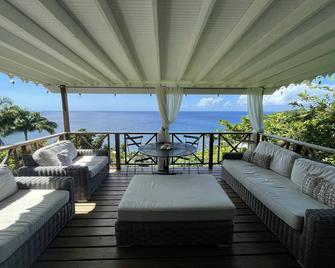 2 bedroom, ocean-view oasis - Portsmouth - Balcon