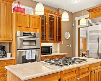 Stunning Historic Home - Dt Location! - Sleeps 8 - Denver - Cuina