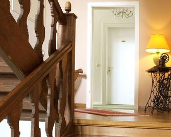 Pension Martinerhof - Wintrich - Aufgang