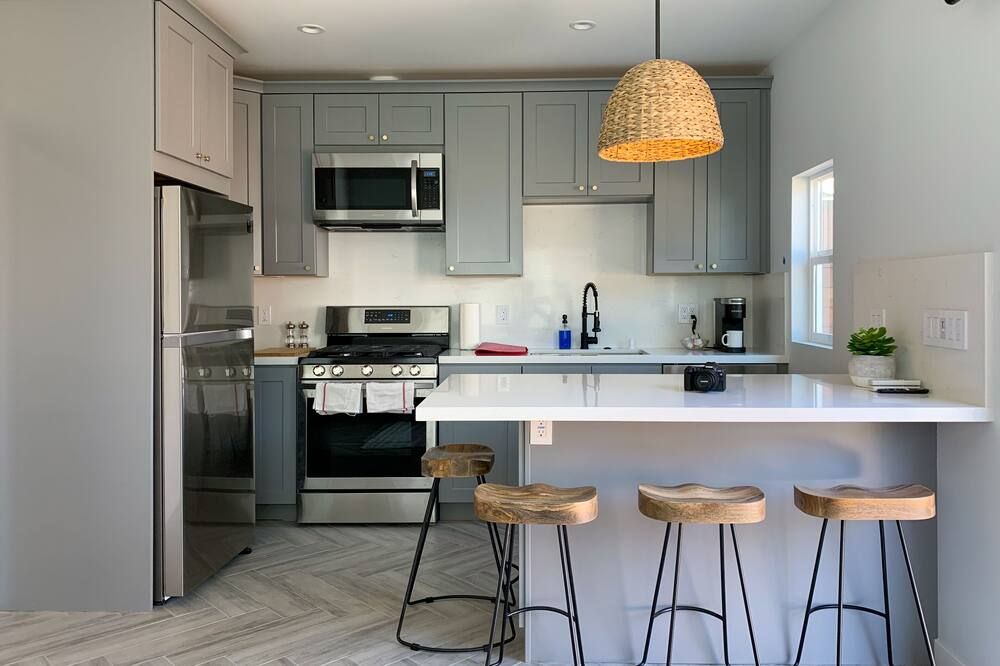 Modern Home in LA w/ Rain Shower - Los Angeles - Keittiö