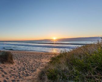 Ocean Breeze - Family Escape - Pet Friendly, Close to Beach - Gerringong - Strand