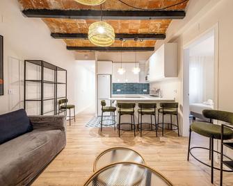BeBarceloner Eixample Apartments - 4 bedrooms - Barcelona - Stue