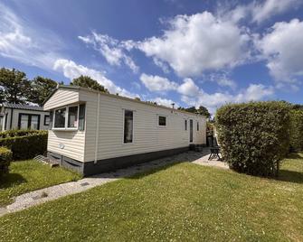 ZP 655 - Camping de Zandput - Vrouwenpolder - Gebäude