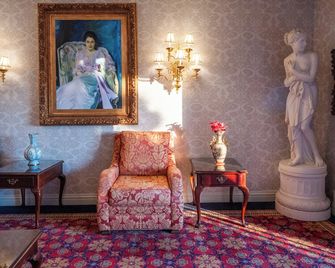 Carlyle Hotel - Campbell