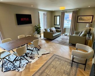 Romeo's Arch high end luxury in centre of Stratford with parking - Stratford-upon-Avon