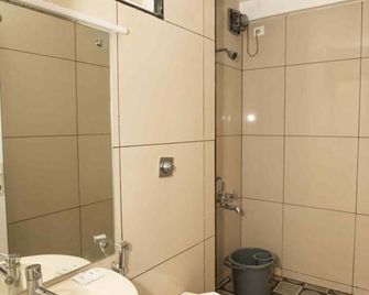 Lazo Silver Lake , Ooty - Ooty - Badkamer