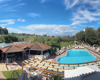 Oula Maisonettes Suites - Kavos
