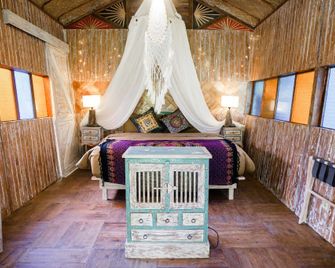 La Luna Resort Yogyakarta - Yogyakarta - Bedroom