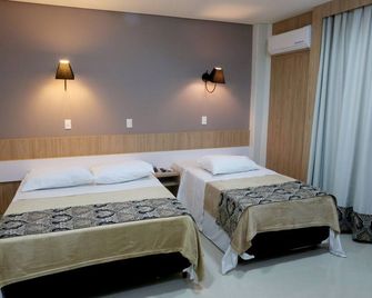 Hotel Plaza Cascavel - Cascavel - Bedroom