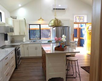 Oak Alley Close In, Ample Kitchen, Private, Locked Patio, Sauna With Fee. - Port Angeles - Keuken