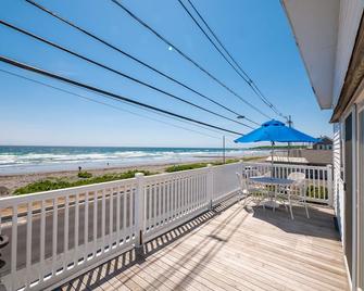 Sea Latch Inn - York Beach - Balcony