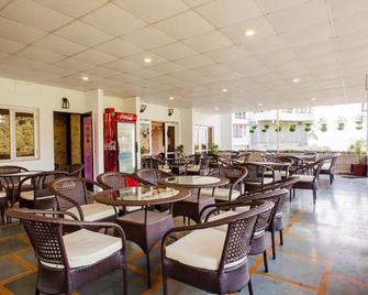 Hotel Shiva Continental - מוסורי - מסעדה